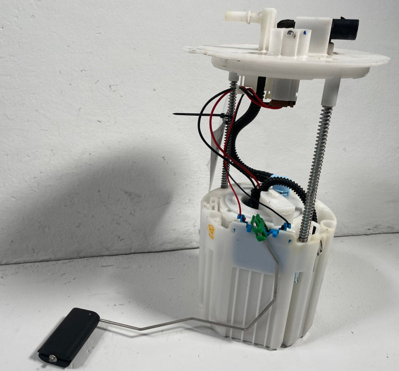 Load image into Gallery viewer, 22-26 HYUNDAI SANTA FE FUEL GAS PUMP SENDING UNIT ASSY 2.5L 31110R5500 # 113226