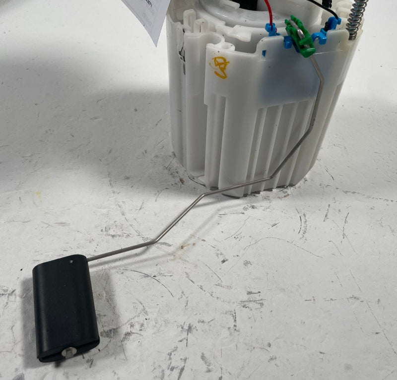 Load image into Gallery viewer, 22-26 HYUNDAI SANTA FE FUEL GAS PUMP SENDING UNIT ASSY 2.5L 31110R5500 # 113226
