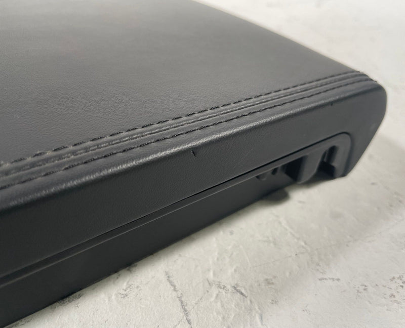 Load image into Gallery viewer, 2024-2026 HYUNDAI SANTA FE CENTER CONSOLE LID ARMREST ARM REST BLACK # 113227