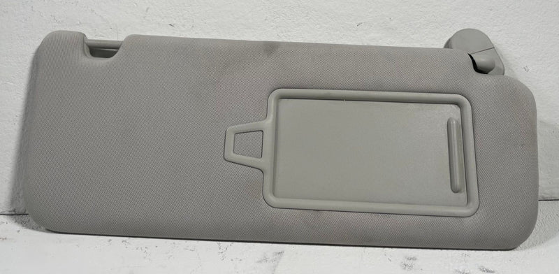 Load image into Gallery viewer, 24-26 HYUNDAI SANTA FE FRONT RIGHT PASSENGER SIDE SUNVISOR SUN VISOR GRAY 113192