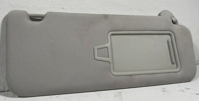 Load image into Gallery viewer, 24-26 HYUNDAI SANTA FE FRONT RIGHT PASSENGER SIDE SUNVISOR SUN VISOR GRAY 113192