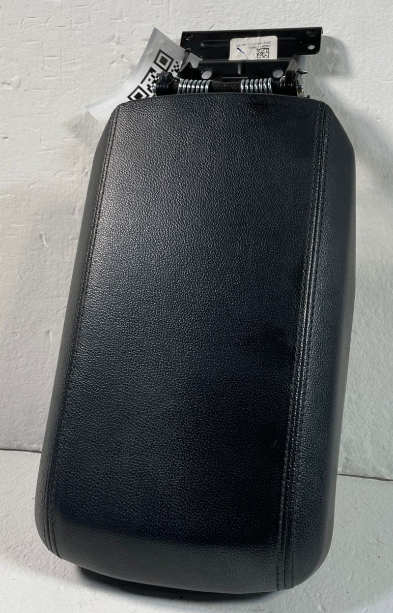 Load image into Gallery viewer, 2023 - 2025 KIA SPORTAGE CENTER CONSOLE ARMREST LID TRIM COVER 2.5L # 109220