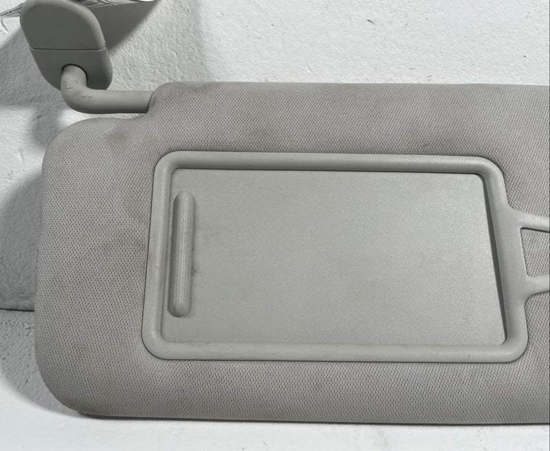 Load image into Gallery viewer, 24 - 26 HYUNDAI SANTA FE FRONT LEFT DRIVER SIDE SUNVISOR SUN VISOR GRAY # 113188
