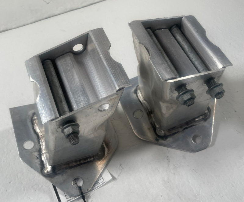 Load image into Gallery viewer, 22-25 HONDA PASSPORT FRONT LEFT & RIGHT BUMPER REINFORCEMENT BRACKET # 107815