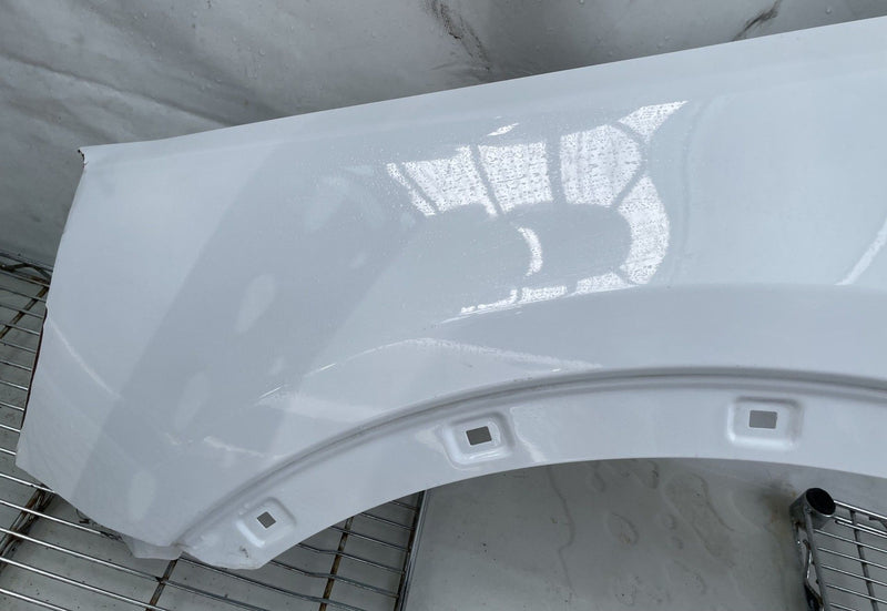 Load image into Gallery viewer, KIA TELLURIDE FRONT LEFT DRIVER SIDE FENDER ASSEMBLY WHITE (GWP) 20-25 # 112794