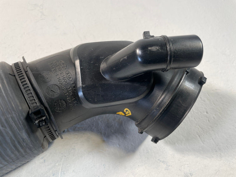 Load image into Gallery viewer, 2021-2026 HYUNDAI SANTA FE ENGINE AIR INTAKE PIPE TUBE 2.5L 28130-L1600 # 109264