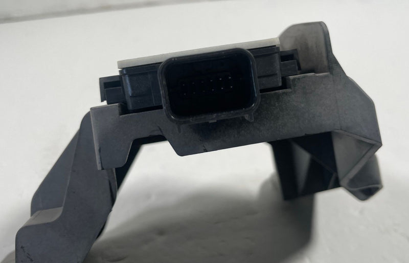 Load image into Gallery viewer, 23-26 KIA SPORTAGE REAR LEFT BLIND SPOT RADAR SENSOR MODULE W/ BRACKET # 113251