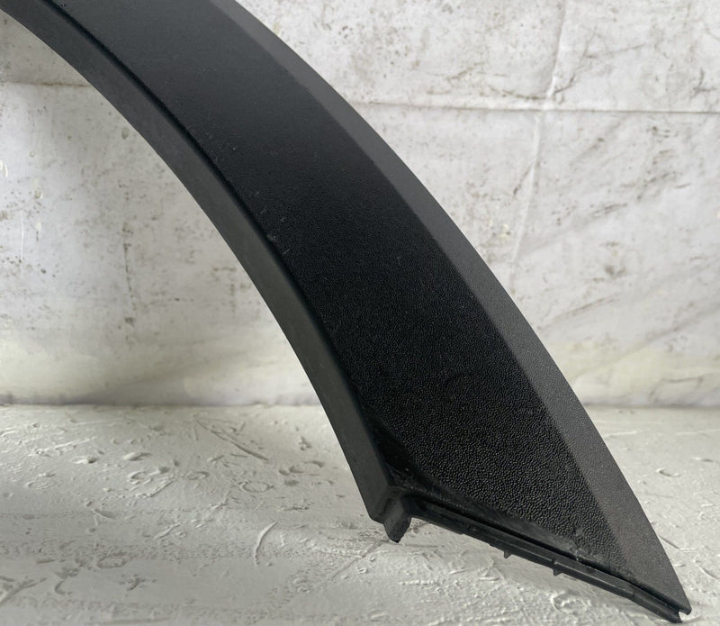 Load image into Gallery viewer, 2020-2025 KIA TELLURIDE FRONT RIGHT SIDE FENDER WHEEL ARCH FLARE MOLDING #112787