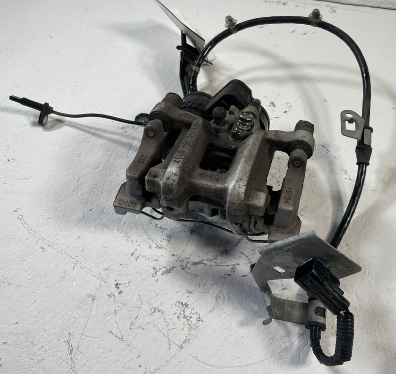 Load image into Gallery viewer, 23-25 HONDA ACCORD 16-25 CIVIC REAR LEFT DRIVER SIDE DISC BRAKE CALIPER # 110603