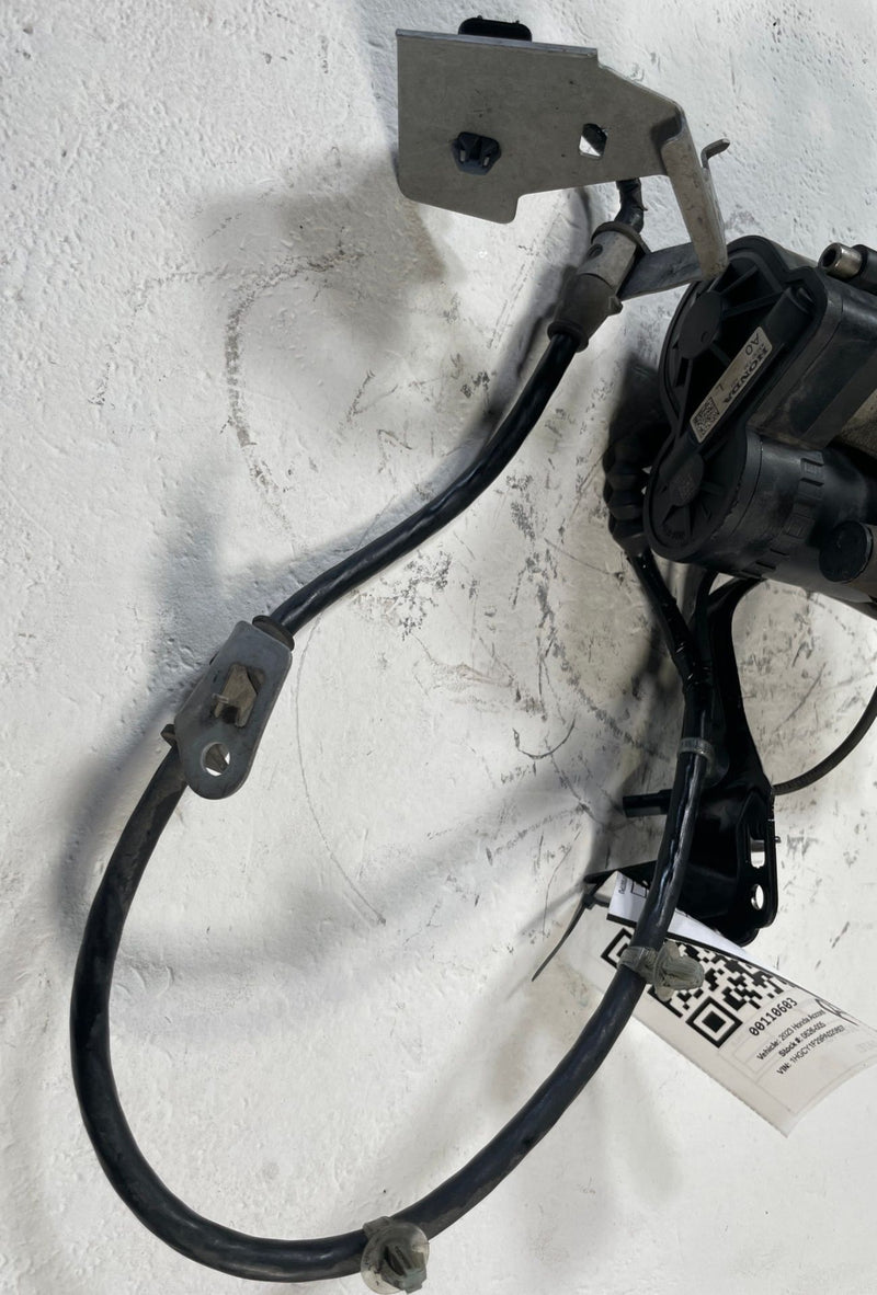 Load image into Gallery viewer, 23-25 HONDA ACCORD 16-25 CIVIC REAR LEFT DRIVER SIDE DISC BRAKE CALIPER # 110603