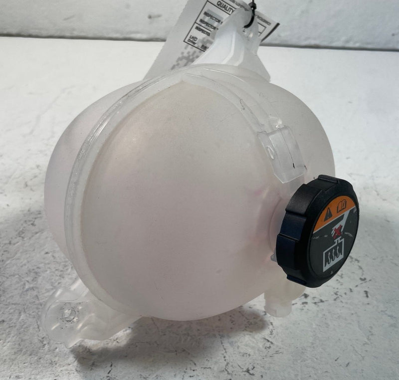 Load image into Gallery viewer, 21-26 HYUNDAI TUCSON SANTA FE ENGINE COOLANT RESERVOIR TANK BOTTLE 2.5L # 109277