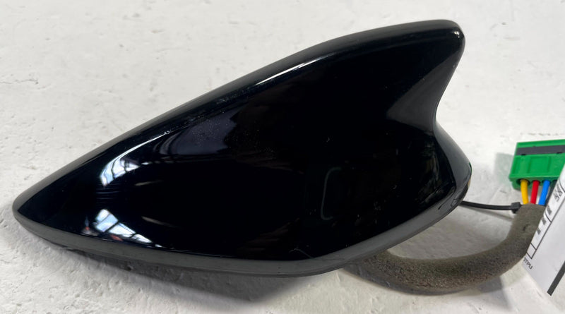 Load image into Gallery viewer, 2025-2026 HYUNDAI TUCSON REAR ROOF SHARK FIN ANTENNA MODULE 96210CW300EB #112008