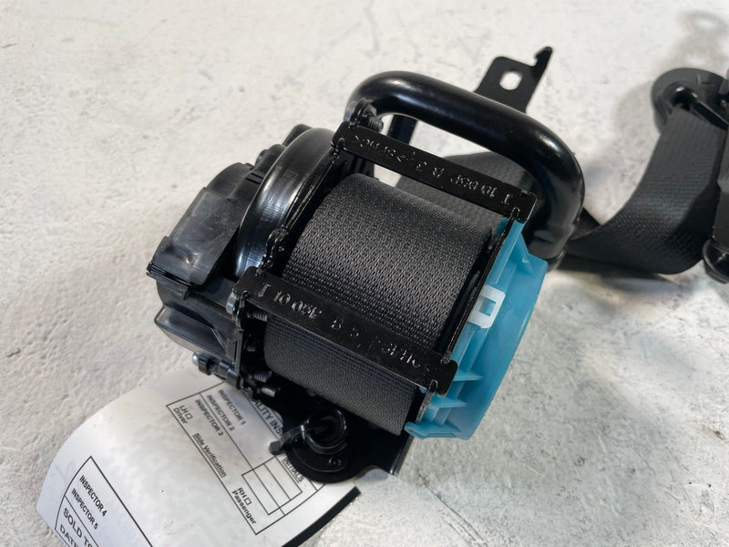 Load image into Gallery viewer, 2024 - 2026 HYUNDAI SANTA FE FRONT RIGHT PASSENGER SEATBELT RETRACTOR # 109244