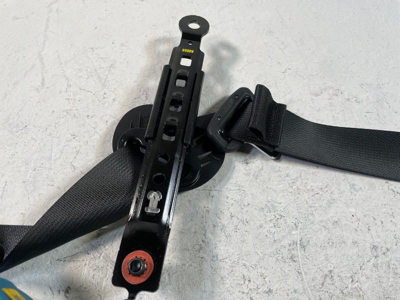 Load image into Gallery viewer, 2024 - 2026 HYUNDAI SANTA FE FRONT RIGHT PASSENGER SEATBELT RETRACTOR # 109244