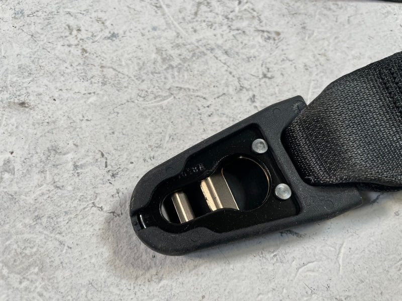 Load image into Gallery viewer, 2024 - 2026 HYUNDAI SANTA FE FRONT RIGHT PASSENGER SEATBELT RETRACTOR # 109244