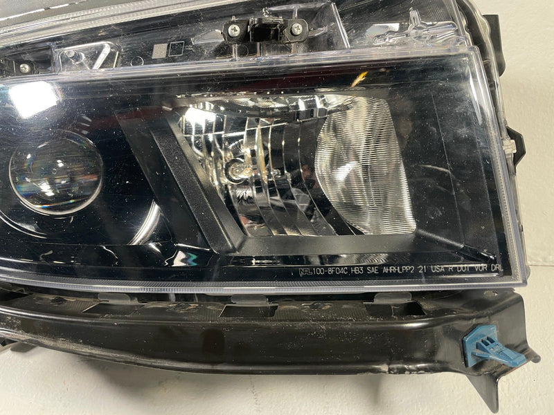 Load image into Gallery viewer, 2022-2025 HONDA PASSPORT RIGHT PASSENGER SIDE LED HEADLIGHT HEADLAMP # 107899