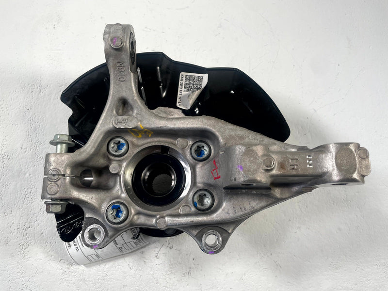 Load image into Gallery viewer, 2022-2026 HYUNDAI TUCSON FWD FRONT LEFT SIDE STEERING KNUCKLE W/ HUB # 112024