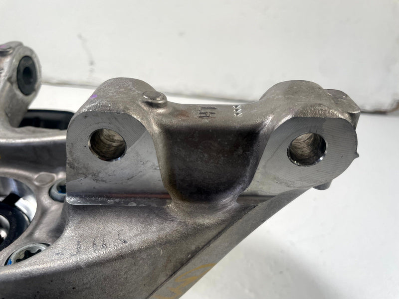 Load image into Gallery viewer, 2022-2026 HYUNDAI TUCSON FWD FRONT LEFT SIDE STEERING KNUCKLE W/ HUB # 112024