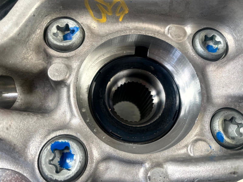 Load image into Gallery viewer, 2022-2026 HYUNDAI TUCSON FWD FRONT LEFT SIDE STEERING KNUCKLE W/ HUB # 112024
