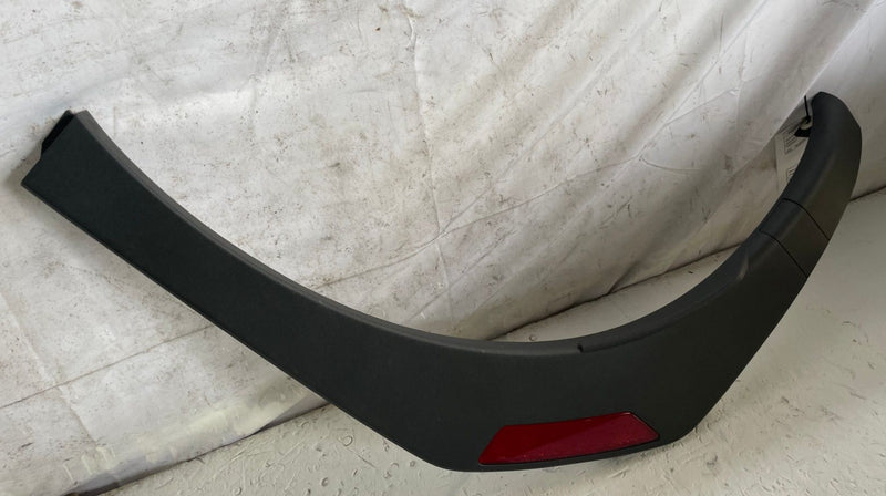 Load image into Gallery viewer, 2024-2025 HYUNDAI SANTA FE REAR PASSENGER SIDE WHEEL ARCH TRIM MOLDING # 112863