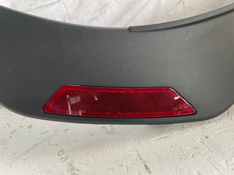 Load image into Gallery viewer, 2024-2025 HYUNDAI SANTA FE REAR PASSENGER SIDE WHEEL ARCH TRIM MOLDING # 112863