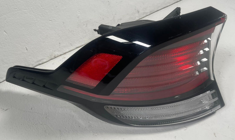 Load image into Gallery viewer, 2023-25 KIA SPORTAGE REAR LEFT DRIVER SIDE LED OUTER TAILLIGHT LAMP 2.5L #113303