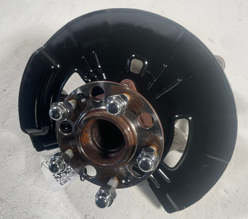 Load image into Gallery viewer, 2023-2026 KIA SPORTAGE FWD REAR LEFT DRIVER SIDE SPINDLE KNUCKLE W/ HUB # 113290