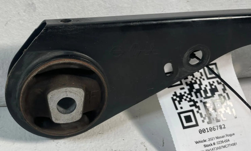 Load image into Gallery viewer, 2021 - 2025 NISSAN ROGUE AWD REAR AXLE DIFFERENTIAL MOUNT BRACKET # 106782