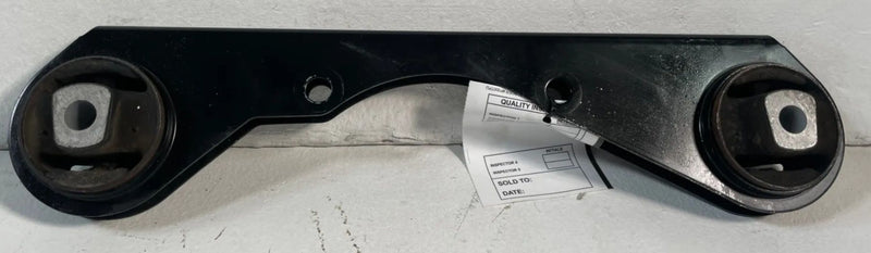 Load image into Gallery viewer, 2021 - 2025 NISSAN ROGUE AWD REAR AXLE DIFFERENTIAL MOUNT BRACKET # 106782