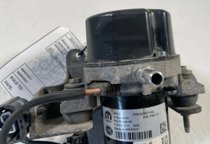 Load image into Gallery viewer, 2018 - 2026 JEEP GLADIATOR WRANGLER BRAKE BOOSTER VACUUM AIR PUMP 3.6L # 114124