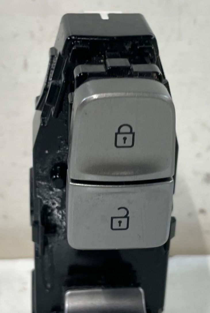 Load image into Gallery viewer, 20-22 HYUNDAI PALISADE FRONT RIGHT SIDE DOOR WINDOW LOCK UNLOCK SWITCH # 101288