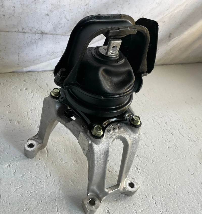 Load image into Gallery viewer, 2022 - 2026 ACURA MDX ENGINE MOTOR REAR MOUNT SUPPORT BRACKET 3.5L # 111976