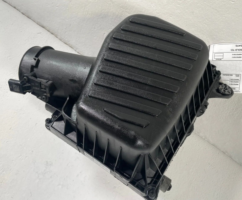 Load image into Gallery viewer, 2018-2026 CHEVROLET EQUINOX ENGINE AIR CLEANER INTAKE FILTER HOUSING BOX #112406