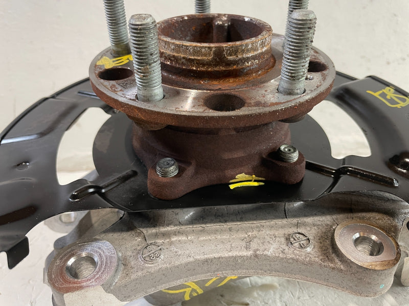 Load image into Gallery viewer, 2021-2025 HYUNDAI SANTA FE FWD REAR RIGHT SPINDLE KNUCKLE W/ WHEEL HUB # 104449