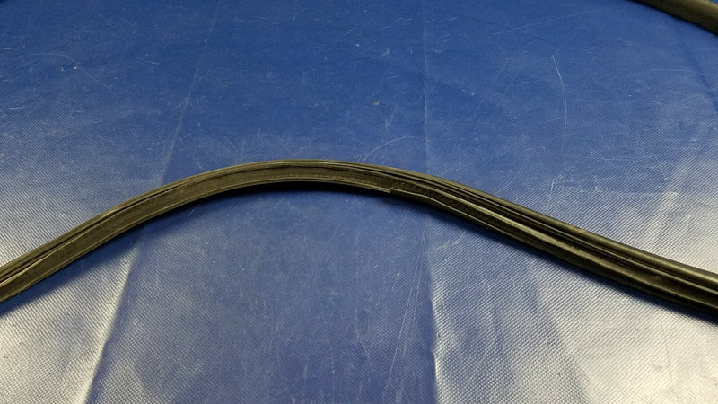 Load image into Gallery viewer, 09-15 NISSAN 370Z FRONT RIGHT DOOR SEAL RUBBER SURROUND WEATHER STRIP # 65756