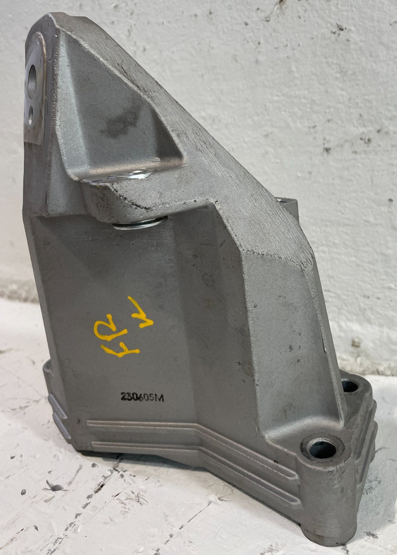 Load image into Gallery viewer, 2019-2023 GENESIS G70 AWD FRONT RIGHT SIDE ENGINE MOUNT SUPPORT BRACKET # 104337