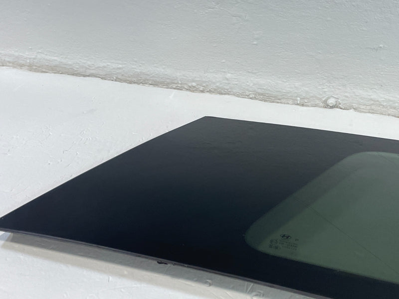 Load image into Gallery viewer, 2020-2025 HYUNDAI PALISADE REAR RIGHT PASSENGER SIDE QUARTER WINDOW GLASS 103624