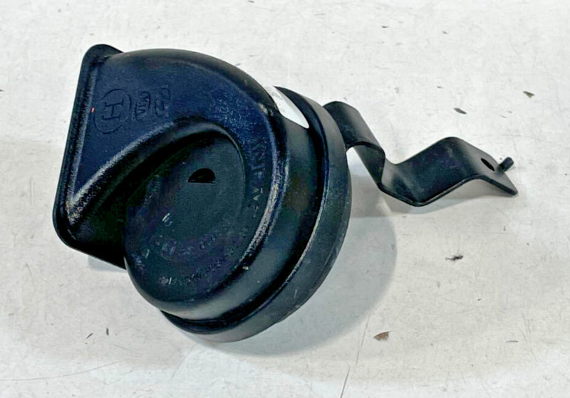 Load image into Gallery viewer, 2022-2025 GENESIS G70 HIGH PITCH HORN SIGNAL ALARM W/ BRACKET 96621-G9010 #96722