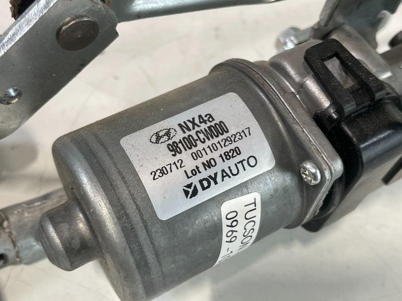 Load image into Gallery viewer, 22-25 HYUNDAI TUCSON FRONT WINDSHIELD WIPER TRANSMISSION LINKAGE W/MOTOR #103302