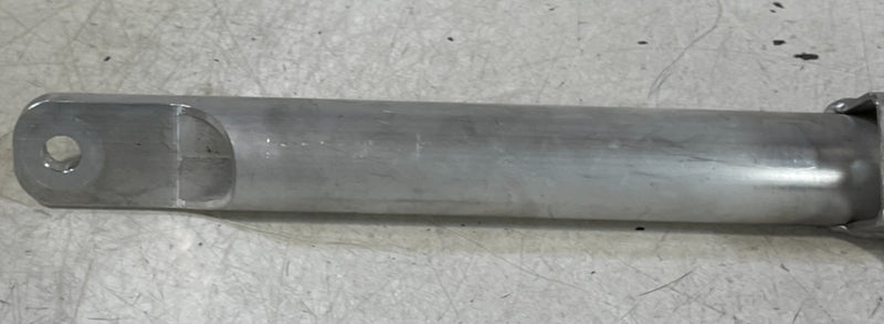 Load image into Gallery viewer, 2019-25 GENESIS G70 FRONT RIGHT FENDER REARWARD STRUT TOWER BRACE BRACKET 100961