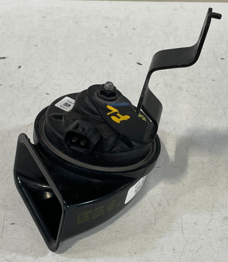 Load image into Gallery viewer, 2022-2025 GENESIS G70 HIGH PITCH HORN SIGNAL ALARM W/ BRACKET 96621-G9010 #96722