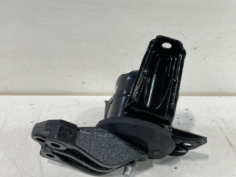 Load image into Gallery viewer, 20-25 HYUNDAI PALISADE AWD FRONT RIGHT SIDE ENGINE MOUNT SUPPORT BRACKET # 99226