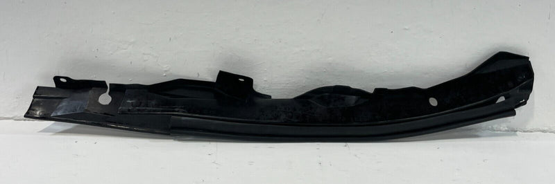 Load image into Gallery viewer, 11-19 INFINITI M56 M37 Q70 FRONT LEFT SIDE FENDER SEAL COVER TRIM MOLDING #94043