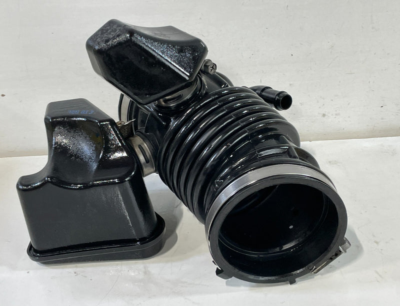 Load image into Gallery viewer, 2020-2025 HYUNDAI PALISADE ENGINE AIR CLEANER INTAKE HOSE TUBE PIPE 3.8L #101326