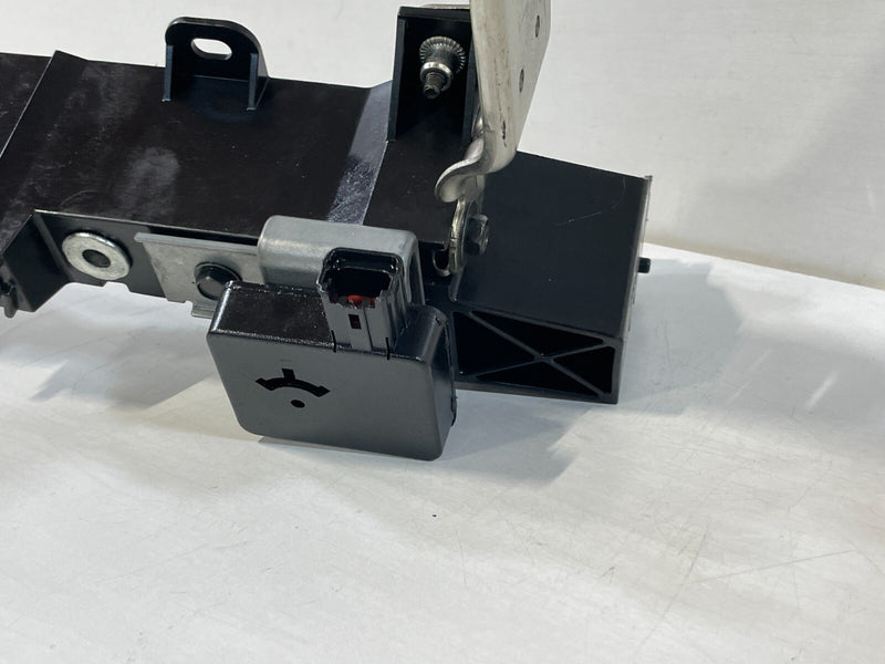 Load image into Gallery viewer, 14-23 INFINITI Q50 Q60 RIGHT RADIATOR CORE SUPPORT FENDER MOUNTING BRACKET 90385