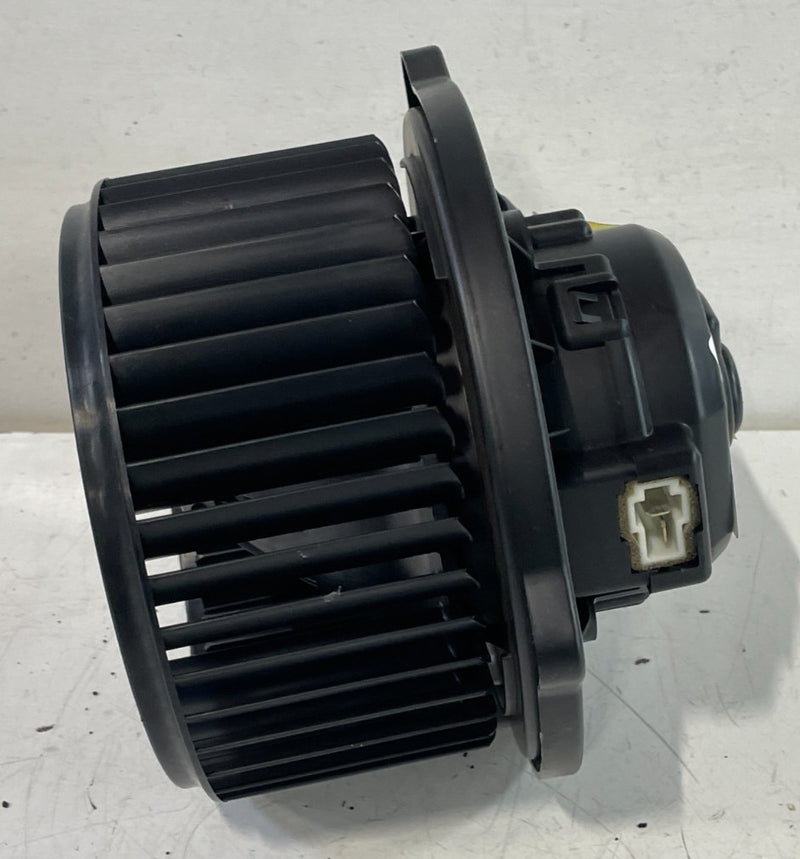 Load image into Gallery viewer, 2022-2025 HYUNDAI PALISADE FRONT DASH AC A/C HEATER BLOWER W/ FAN MOTOR # 104132