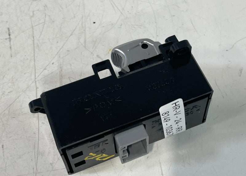 Load image into Gallery viewer, 22-25 HONDA CIVIC ACCORD HR-V REAR LH OR RH SIDE POWER DOOR WINDOW SWITCH 103678