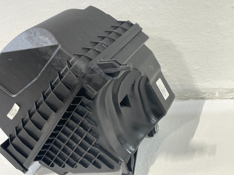 Load image into Gallery viewer, 2020-2025 HYUNDAI PALISADE ENGINE AIR INTAKE CLEANER HOUSING BOX 3.8L # 100890