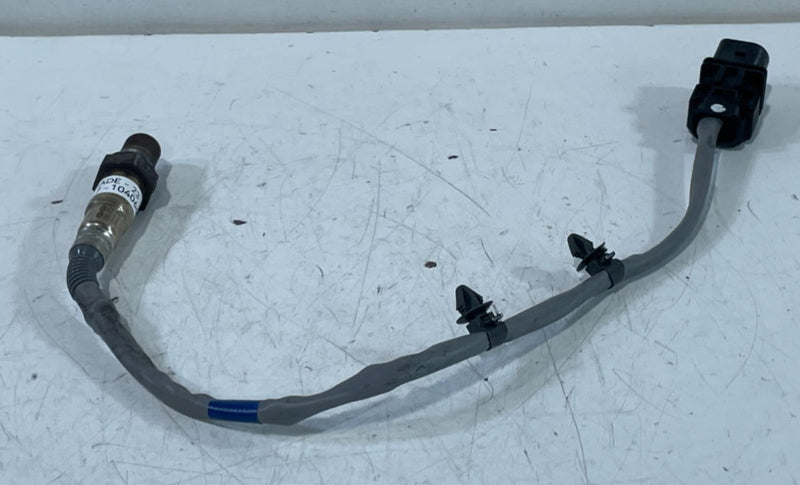 Load image into Gallery viewer, 20-25 HYUNDAI PALISADE FRONT RIGHT UPPER EXHAUST LAMBDA O2 OXYGEN SENSOR #104064