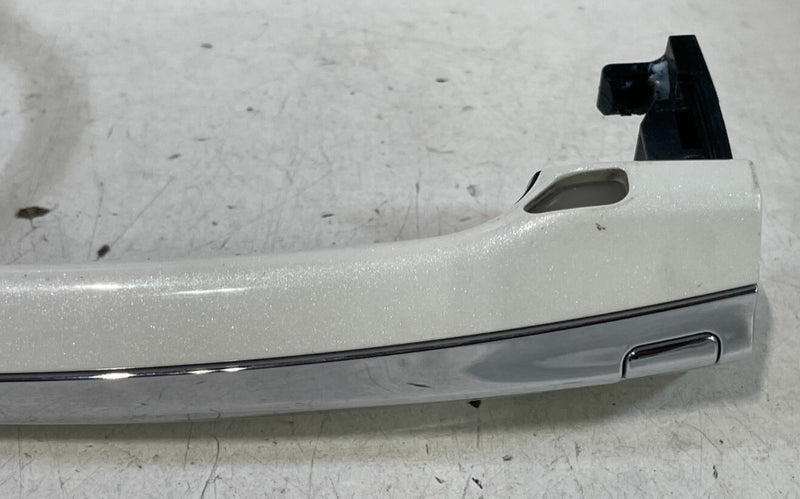 Load image into Gallery viewer, 2017-2020 INFINITI Q60 FRONT RIGHT SIDE EXTERIOR DOOR HANDLE WHITE (QAB) # 98640